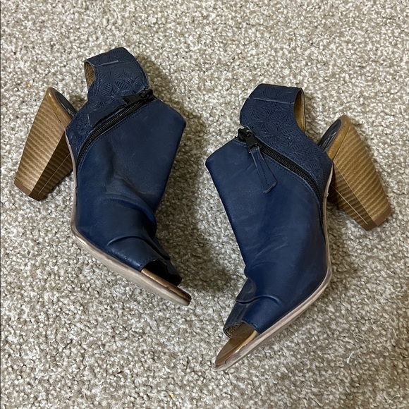 Miz Mooz Navy Leather Peep Toe Cone Heel Sandal Women’s 39 - Picture 2 of 6